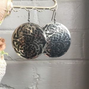 Silver circle dangle earrings
